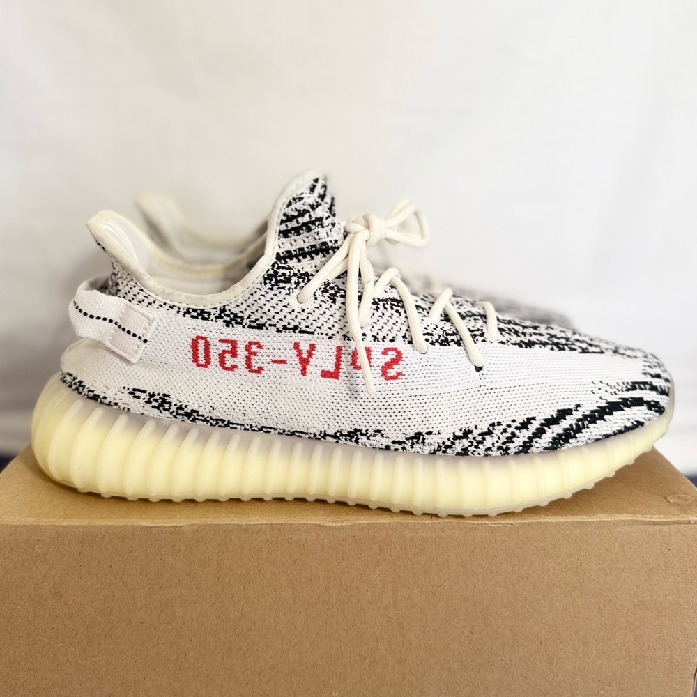 AUTHENTIC Adidas Yeezy Boost 350 V2 Zebra size 11.5 CP9654 2017 PRE-OWNED